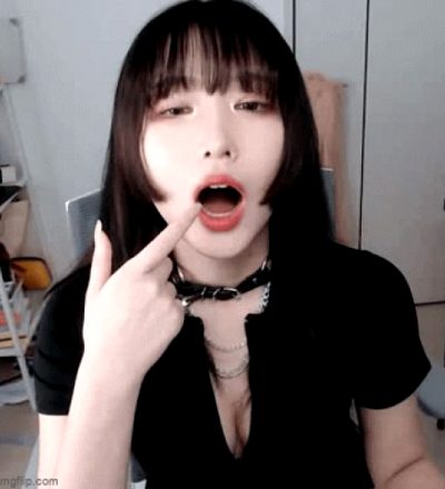 Asian Cutie wants all on mouth