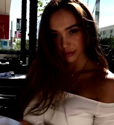 Smile – Alexis Ren